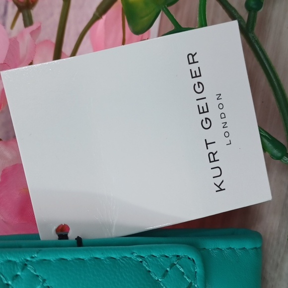 Kurt Geiger Turquoise Flap Multi Card Holder NWT - Picture 3 of 8